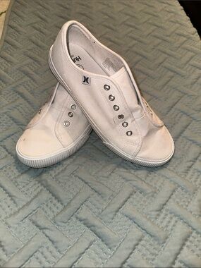 Adorable Hurley Women's Slip-On Canvas Sneakers